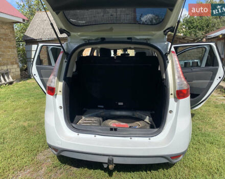 Рено Гранд Сценик 2011 в Луцке на Automoto.ua Белый Рено Гранд Сценик, объемом двигателя 1.5 л и пробегом 241 тыс. км за 6800 $, фото 22 на Automoto.ua