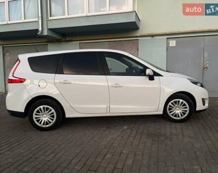 Белый Рено Гранд Сценик, объемом двигателя 1.46 л и пробегом 370 тыс. км за 6899 $, фото 33 на Automoto.ua