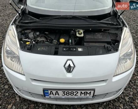 Белый Рено Гранд Сценик, объемом двигателя 1.5 л и пробегом 234 тыс. км за 6700 $, фото 14 на Automoto.ua