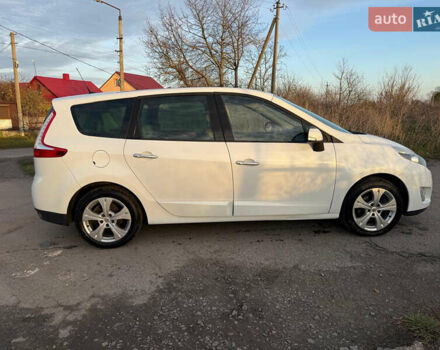 Белый Рено Гранд Сценик, объемом двигателя 1.9 л и пробегом 200 тыс. км за 8200 $, фото 6 на Automoto.ua