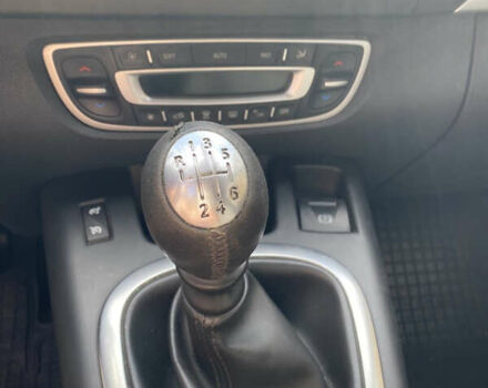 Рено Гранд Сценик 2011 в Луцке на Automoto.ua Белый Рено Гранд Сценик, объемом двигателя 1.5 л и пробегом 241 тыс. км за 6800 $, фото 11 на Automoto.ua