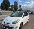 Белый Рено Гранд Сценик, объемом двигателя 1.9 л и пробегом 242 тыс. км за 6733 $, фото 1 на Automoto.ua