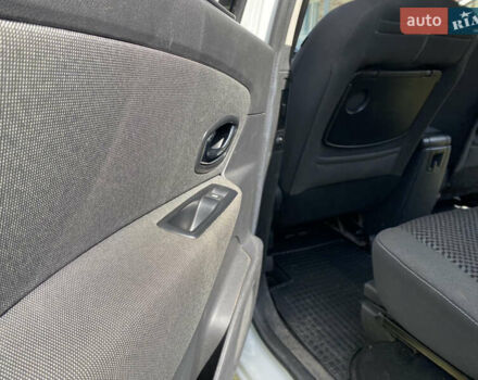 Рено Гранд Сценик 2011 в Луцке на Automoto.ua Белый Рено Гранд Сценик, объемом двигателя 1.5 л и пробегом 241 тыс. км за 6800 $, фото 16 на Automoto.ua