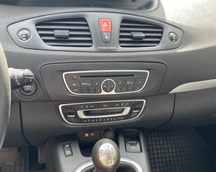 Рено Гранд Сценик 2011 в Луцке на Automoto.ua Белый Рено Гранд Сценик, объемом двигателя 1.5 л и пробегом 241 тыс. км за 6800 $, фото 10 на Automoto.ua