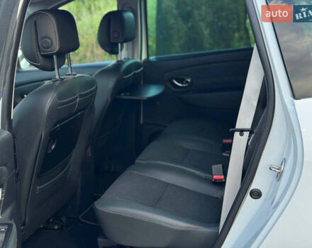 Білий Рено Гранд Сценік, об'ємом двигуна 2 л та пробігом 199 тис. км за 8250 $, фото 29 на Automoto.ua