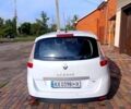 Білий Рено Гранд Сценік, об'ємом двигуна 1.4 л та пробігом 174 тис. км за 7300 $, фото 4 на Automoto.ua
