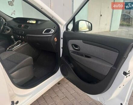 Белый Рено Гранд Сценик, объемом двигателя 1.46 л и пробегом 370 тыс. км за 6899 $, фото 38 на Automoto.ua