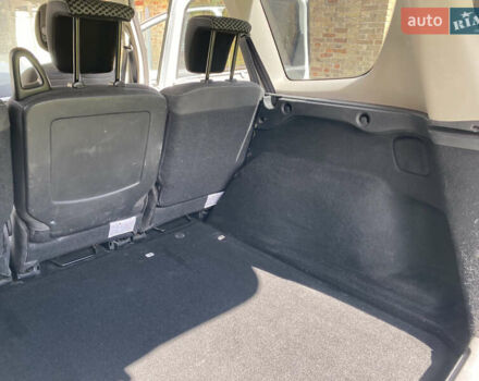 Рено Гранд Сценик 2011 в Луцке на Automoto.ua Белый Рено Гранд Сценик, объемом двигателя 1.5 л и пробегом 241 тыс. км за 6800 $, фото 21 на Automoto.ua