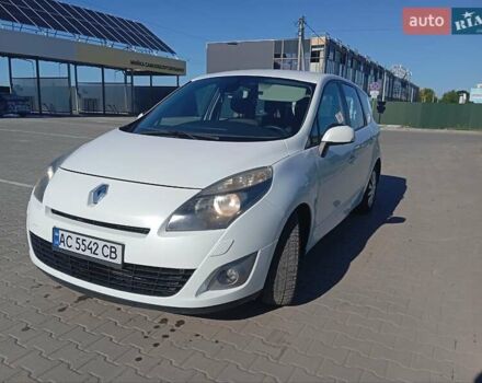 Білий Рено Гранд Сценік, об'ємом двигуна 1.6 л та пробігом 233 тис. км за 7300 $, фото 3 на Automoto.ua