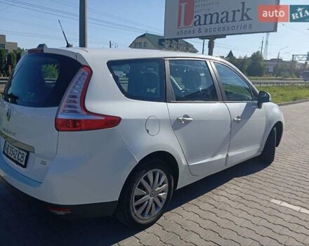 Білий Рено Гранд Сценік, об'ємом двигуна 1.6 л та пробігом 233 тис. км за 7300 $, фото 1 на Automoto.ua