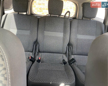 Рено Гранд Сценик 2011 в Луцке на Automoto.ua Белый Рено Гранд Сценик, объемом двигателя 1.5 л и пробегом 241 тыс. км за 6800 $, фото 13 на Automoto.ua