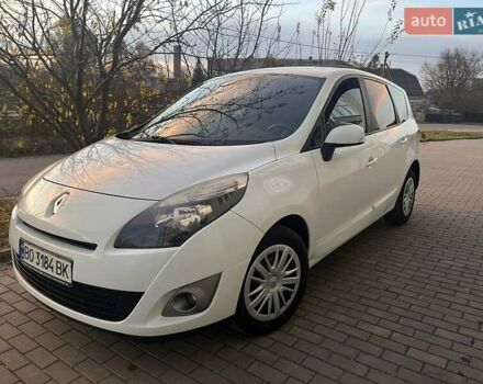Белый Рено Гранд Сценик, объемом двигателя 1.46 л и пробегом 370 тыс. км за 6899 $, фото 20 на Automoto.ua