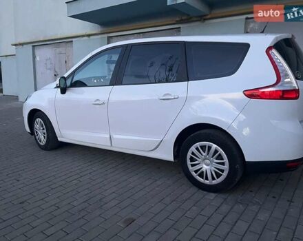 Белый Рено Гранд Сценик, объемом двигателя 1.46 л и пробегом 370 тыс. км за 6899 $, фото 17 на Automoto.ua