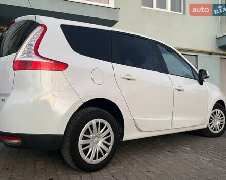 Белый Рено Гранд Сценик, объемом двигателя 1.46 л и пробегом 370 тыс. км за 6899 $, фото 25 на Automoto.ua