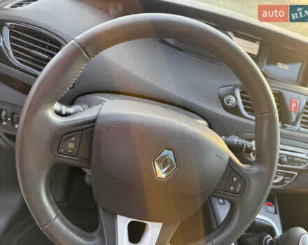 Белый Рено Гранд Сценик, объемом двигателя 1.9 л и пробегом 200 тыс. км за 8200 $, фото 27 на Automoto.ua