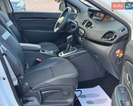 Білий Рено Гранд Сценік, об'ємом двигуна 2 л та пробігом 199 тис. км за 8250 $, фото 36 на Automoto.ua