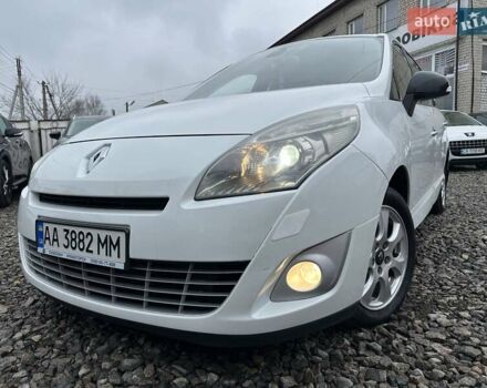 Белый Рено Гранд Сценик, объемом двигателя 1.5 л и пробегом 234 тыс. км за 6700 $, фото 1 на Automoto.ua