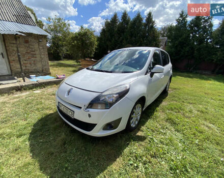 Рено Гранд Сценик 2011 в Луцке на Automoto.ua Белый Рено Гранд Сценик, объемом двигателя 1.5 л и пробегом 241 тыс. км за 6800 $, фото 3 на Automoto.ua