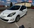 Білий Рено Гранд Сценік, об'ємом двигуна 1.6 л та пробігом 241 тис. км за 5999 $, фото 1 на Automoto.ua