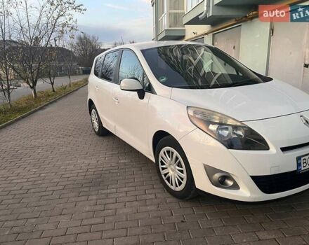 Белый Рено Гранд Сценик, объемом двигателя 1.46 л и пробегом 370 тыс. км за 6899 $, фото 21 на Automoto.ua