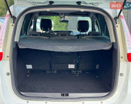 Білий Рено Гранд Сценік, об'ємом двигуна 2 л та пробігом 199 тис. км за 8250 $, фото 25 на Automoto.ua