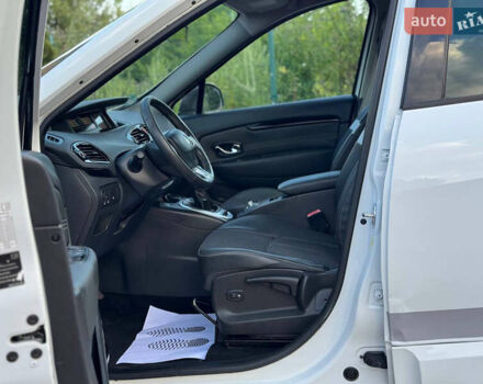 Білий Рено Гранд Сценік, об'ємом двигуна 2 л та пробігом 199 тис. км за 8250 $, фото 33 на Automoto.ua