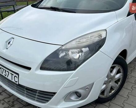 Белый Рено Гранд Сценик, объемом двигателя 1.6 л и пробегом 166 тыс. км за 8350 $, фото 8 на Automoto.ua