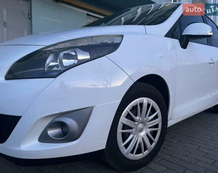 Белый Рено Гранд Сценик, объемом двигателя 1.46 л и пробегом 370 тыс. км за 6899 $, фото 1 на Automoto.ua