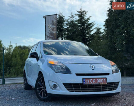 Білий Рено Гранд Сценік, об'ємом двигуна 2 л та пробігом 199 тис. км за 8250 $, фото 4 на Automoto.ua