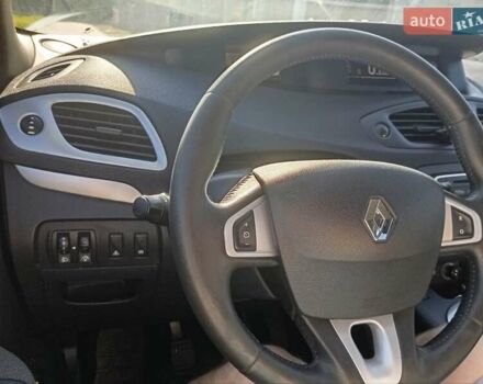 Білий Рено Гранд Сценік, об'ємом двигуна 1.6 л та пробігом 233 тис. км за 7300 $, фото 17 на Automoto.ua