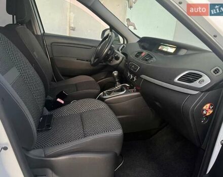 Белый Рено Гранд Сценик, объемом двигателя 1.46 л и пробегом 370 тыс. км за 6899 $, фото 36 на Automoto.ua