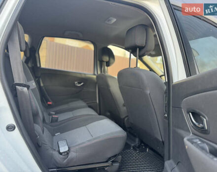 Білий Рено Гранд Сценік, об'ємом двигуна 1.5 л та пробігом 236 тис. км за 7800 $, фото 32 на Automoto.ua