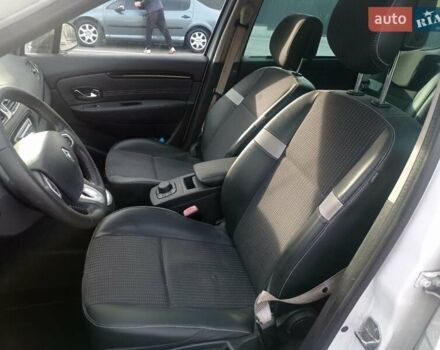 Білий Рено Гранд Сценік, об'ємом двигуна 1.5 л та пробігом 242 тис. км за 8250 $, фото 4 на Automoto.ua
