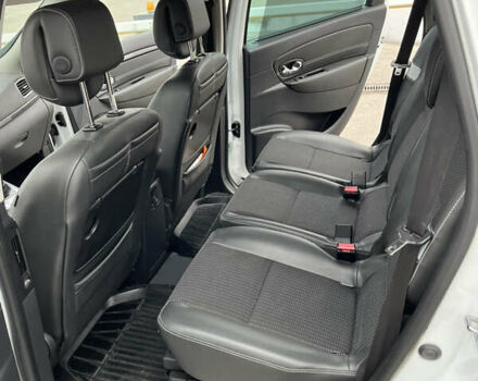 Белый Рено Гранд Сценик, объемом двигателя 1.46 л и пробегом 280 тыс. км за 8100 $, фото 12 на Automoto.ua