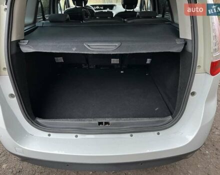 Белый Рено Гранд Сценик, объемом двигателя 1.5 л и пробегом 283 тыс. км за 8900 $, фото 13 на Automoto.ua