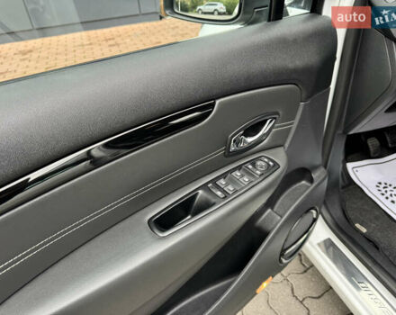 Белый Рено Гранд Сценик, объемом двигателя 1.6 л и пробегом 207 тыс. км за 9450 $, фото 56 на Automoto.ua