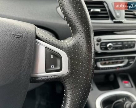 Белый Рено Гранд Сценик, объемом двигателя 1.5 л и пробегом 205 тыс. км за 10950 $, фото 35 на Automoto.ua