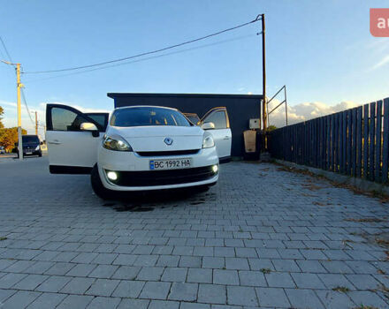 Белый Рено Гранд Сценик, объемом двигателя 1.5 л и пробегом 240 тыс. км за 8499 $, фото 9 на Automoto.ua