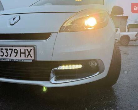 Белый Рено Гранд Сценик, объемом двигателя 1.6 л и пробегом 182 тыс. км за 9000 $, фото 6 на Automoto.ua
