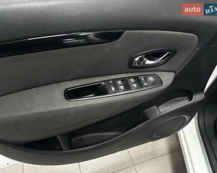 Білий Рено Гранд Сценік, об'ємом двигуна 1.46 л та пробігом 291 тис. км за 7790 $, фото 18 на Automoto.ua