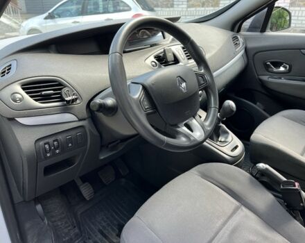 Белый Рено Гранд Сценик, объемом двигателя 1.5 л и пробегом 250 тыс. км за 7000 $, фото 12 на Automoto.ua
