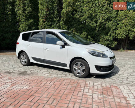 Білий Рено Гранд Сценік, об'ємом двигуна 1.5 л та пробігом 250 тис. км за 7500 $, фото 9 на Automoto.ua