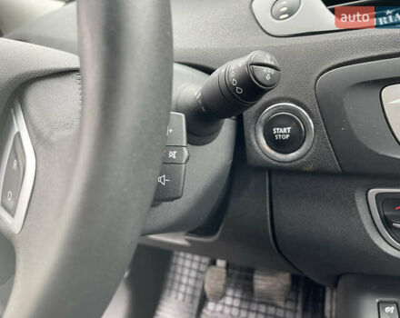 Белый Рено Гранд Сценик, объемом двигателя 1.6 л и пробегом 220 тыс. км за 9350 $, фото 24 на Automoto.ua