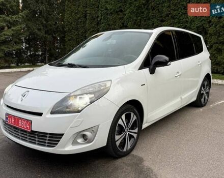 Белый Рено Гранд Сценик, объемом двигателя 1.6 л и пробегом 250 тыс. км за 8600 $, фото 2 на Automoto.ua