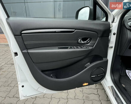 Белый Рено Гранд Сценик, объемом двигателя 1.6 л и пробегом 207 тыс. км за 9450 $, фото 55 на Automoto.ua