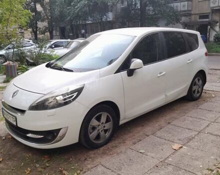 Белый Рено Гранд Сценик, объемом двигателя 1.46 л и пробегом 244 тыс. км за 8700 $, фото 3 на Automoto.ua