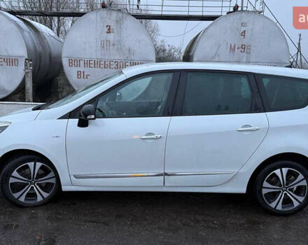 Белый Рено Гранд Сценик, объемом двигателя 1.6 л и пробегом 182 тыс. км за 9000 $, фото 4 на Automoto.ua