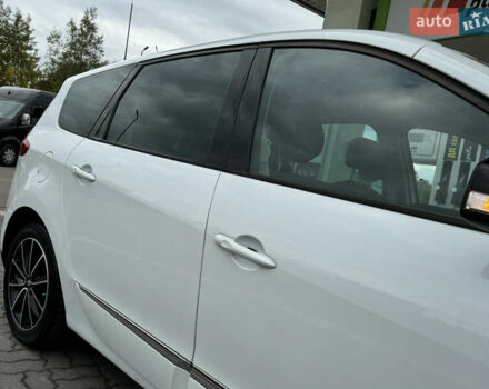 Белый Рено Гранд Сценик, объемом двигателя 1.6 л и пробегом 207 тыс. км за 9450 $, фото 17 на Automoto.ua