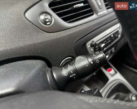 Білий Рено Гранд Сценік, об'ємом двигуна 1.46 л та пробігом 291 тис. км за 7790 $, фото 23 на Automoto.ua