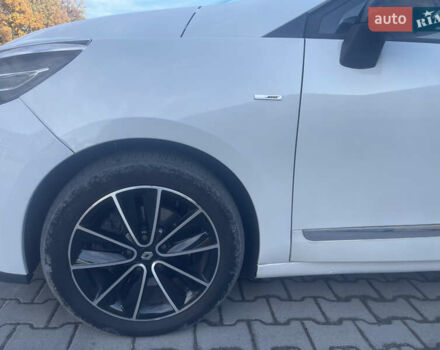 Белый Рено Гранд Сценик, объемом двигателя 1.6 л и пробегом 228 тыс. км за 7900 $, фото 6 на Automoto.ua